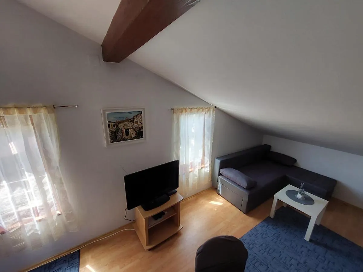 Holiday House Matko Gabonjin Apartment