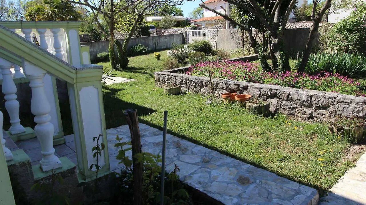 Apartment Holiday House Matko Gabonjin