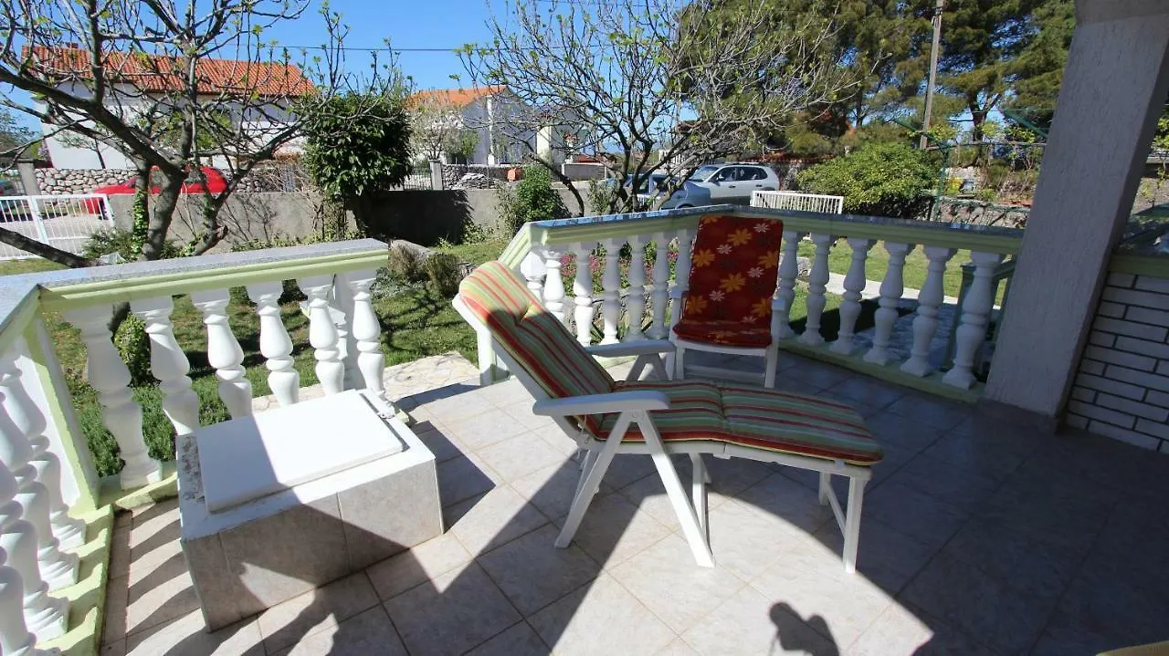 Holiday House Matko Gabonjin 0*,