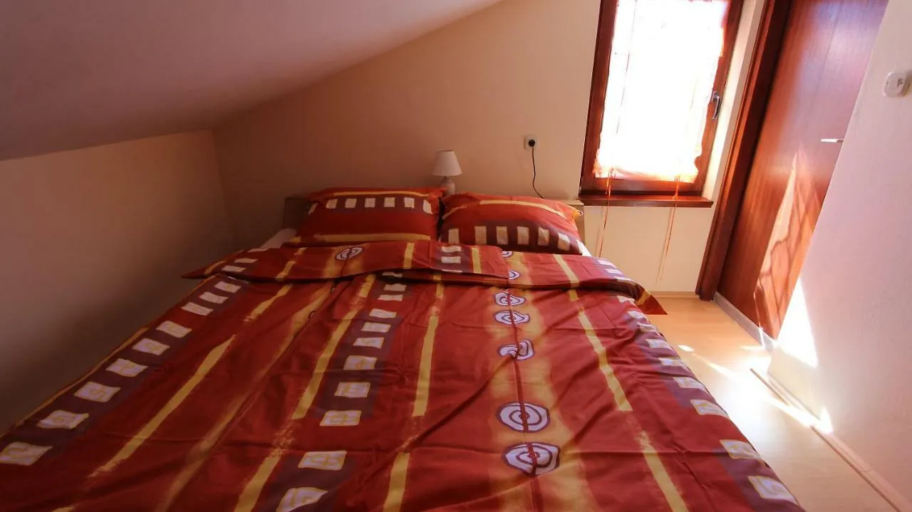 Holiday House Matko Gabonjin 0*,