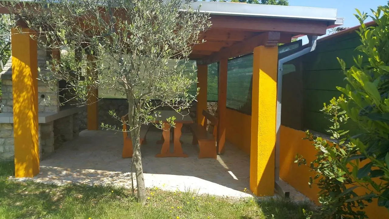 Apartment Holiday House Matko Gabonjin Croatia